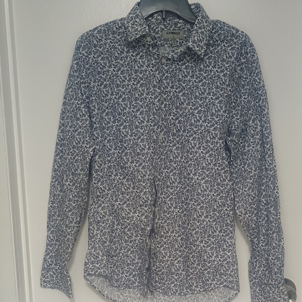 Express Men's Navy and White Patterned Shirt